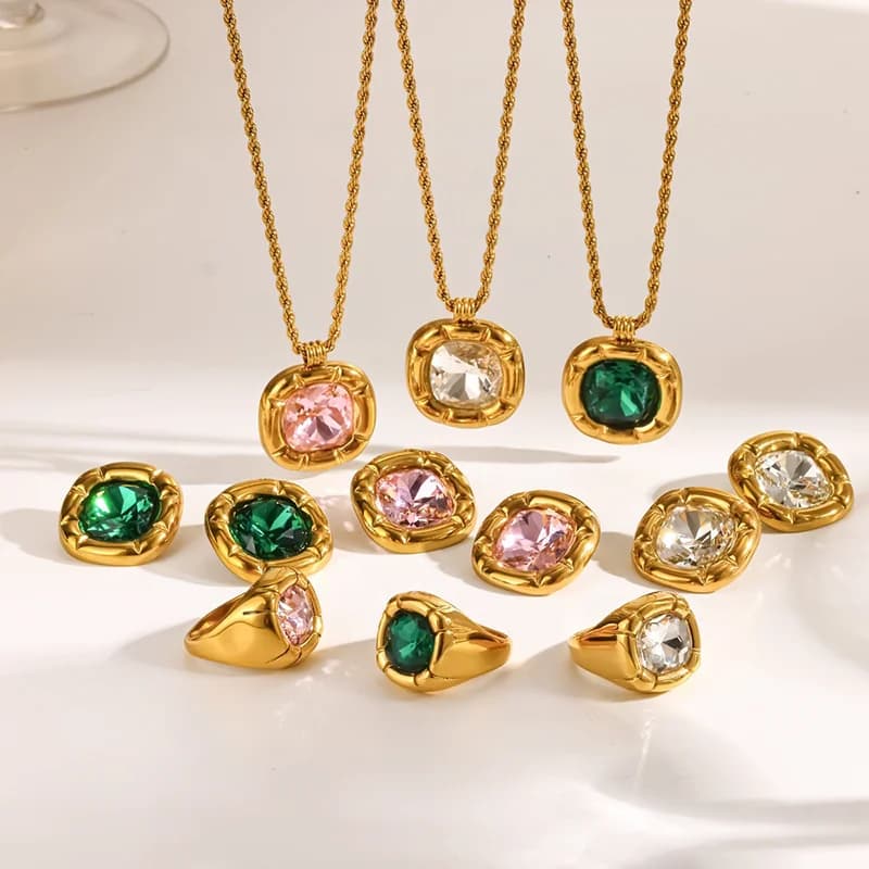 ชุดสร้อยคอโชกเกอร์และต่างหู Cubic Zirconia