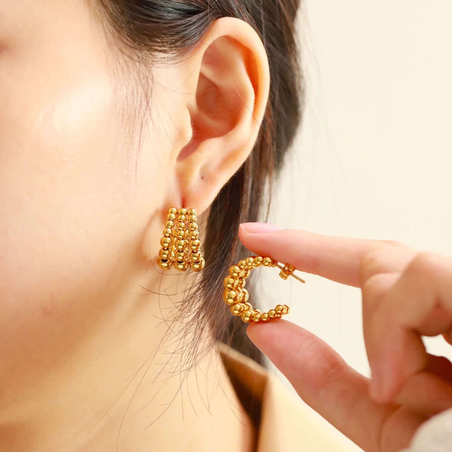 ต่างหู studs สแตนเลสสตีล 316L สีทอง ดีไซน์ลูกปัดรูปทรง C