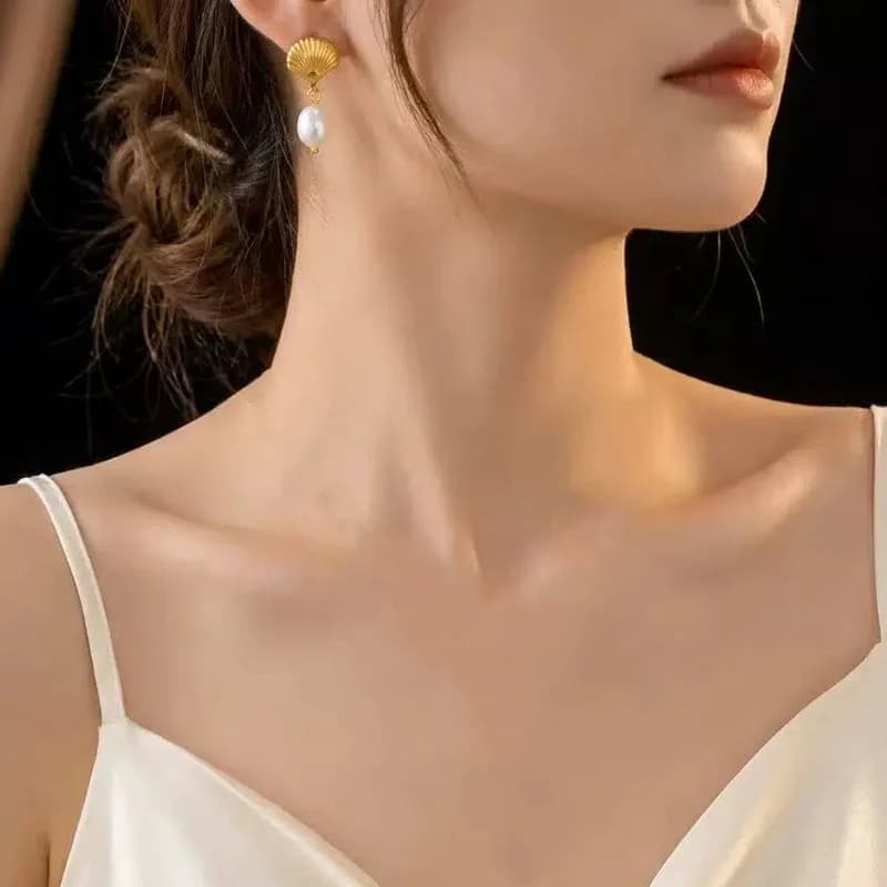Shell Freshwater Pearl Stud Earrings