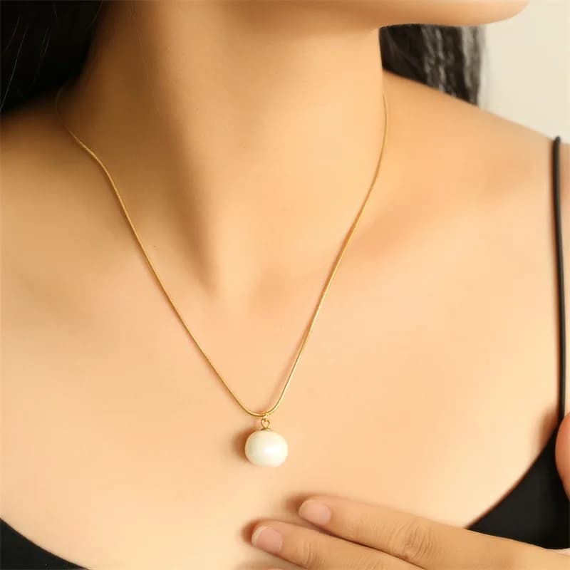 Bling Pearl Pendant Necklace with PVD Plating