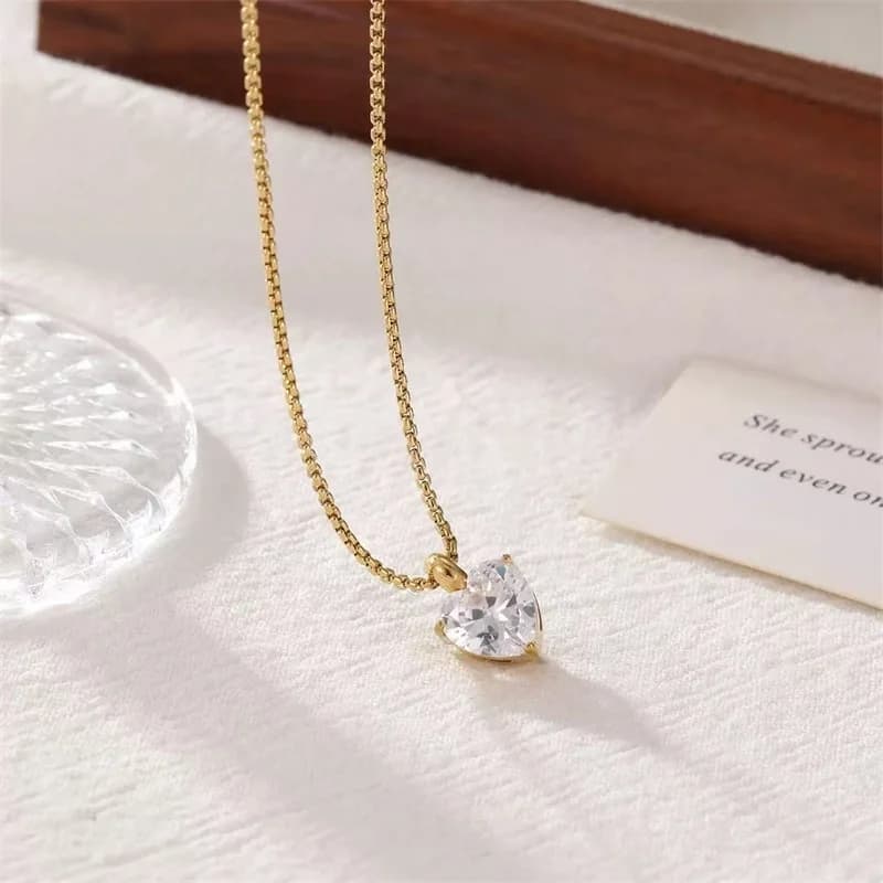 Shiny Cubic Zirconia Heart Collar Necklace