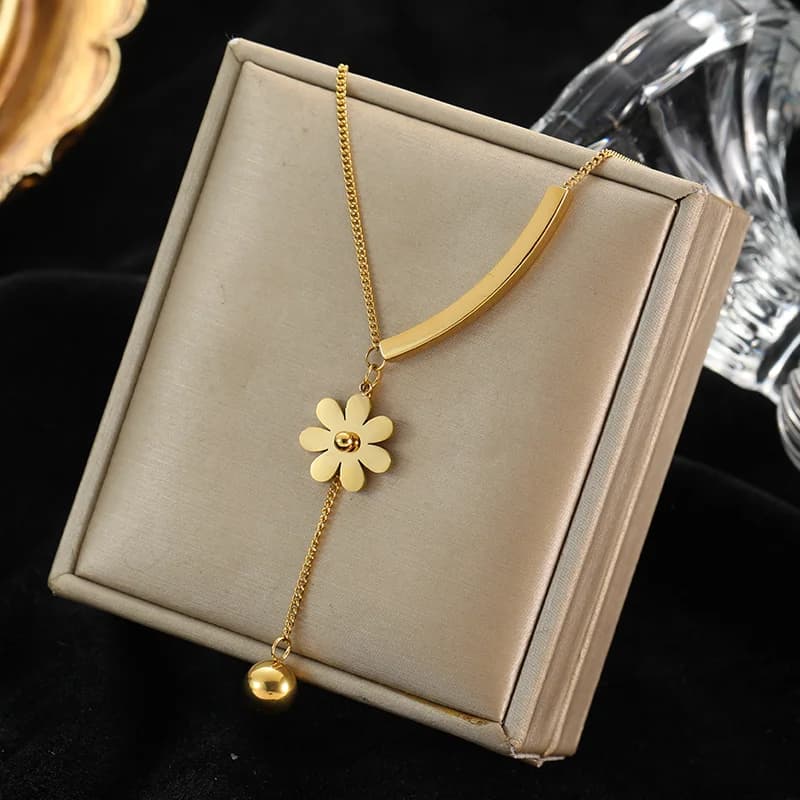 Heart Pendant Statement Collar Necklace, Gold