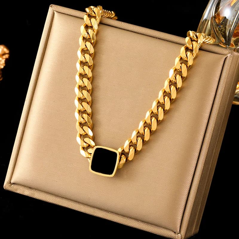 Geometric Stone Pendant Thick Chain Necklace