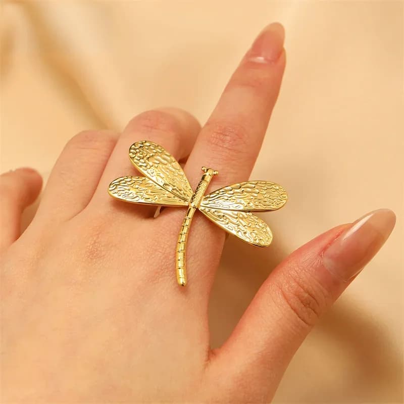 แหวนรูปแมงปอ, สแตนเลสสตีลชุบทอง 18K