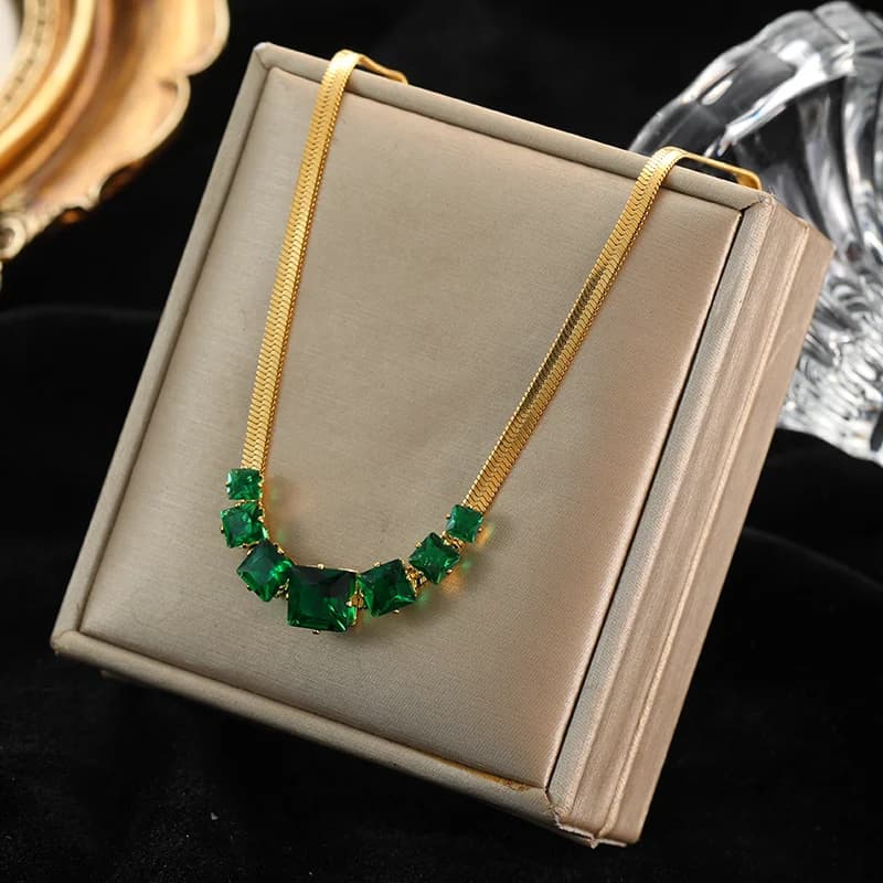 สร้อยคอโชกเกอร์สแตนเลส 316L ประดับเพชรเขียว Zirconia