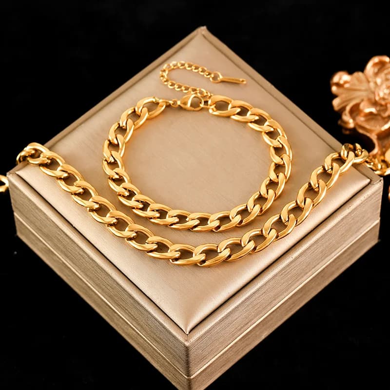 ชุดสร้อยคอและกำไลข้อมือชุบทอง 18K