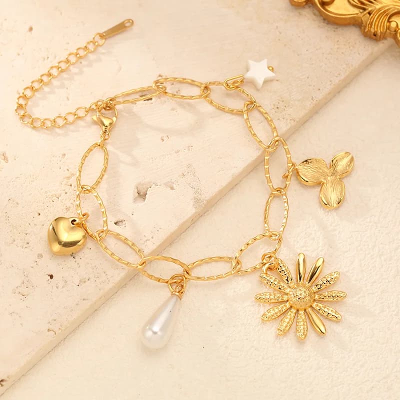 สร้อยข้อมือฮาร์ริงโบน จี้ดอกไม้และไข่มุก ชุบทอง 18K