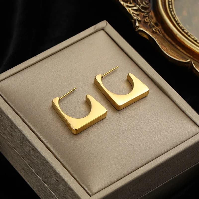 Large Golden Heart Stud Earrings, 1 Pair